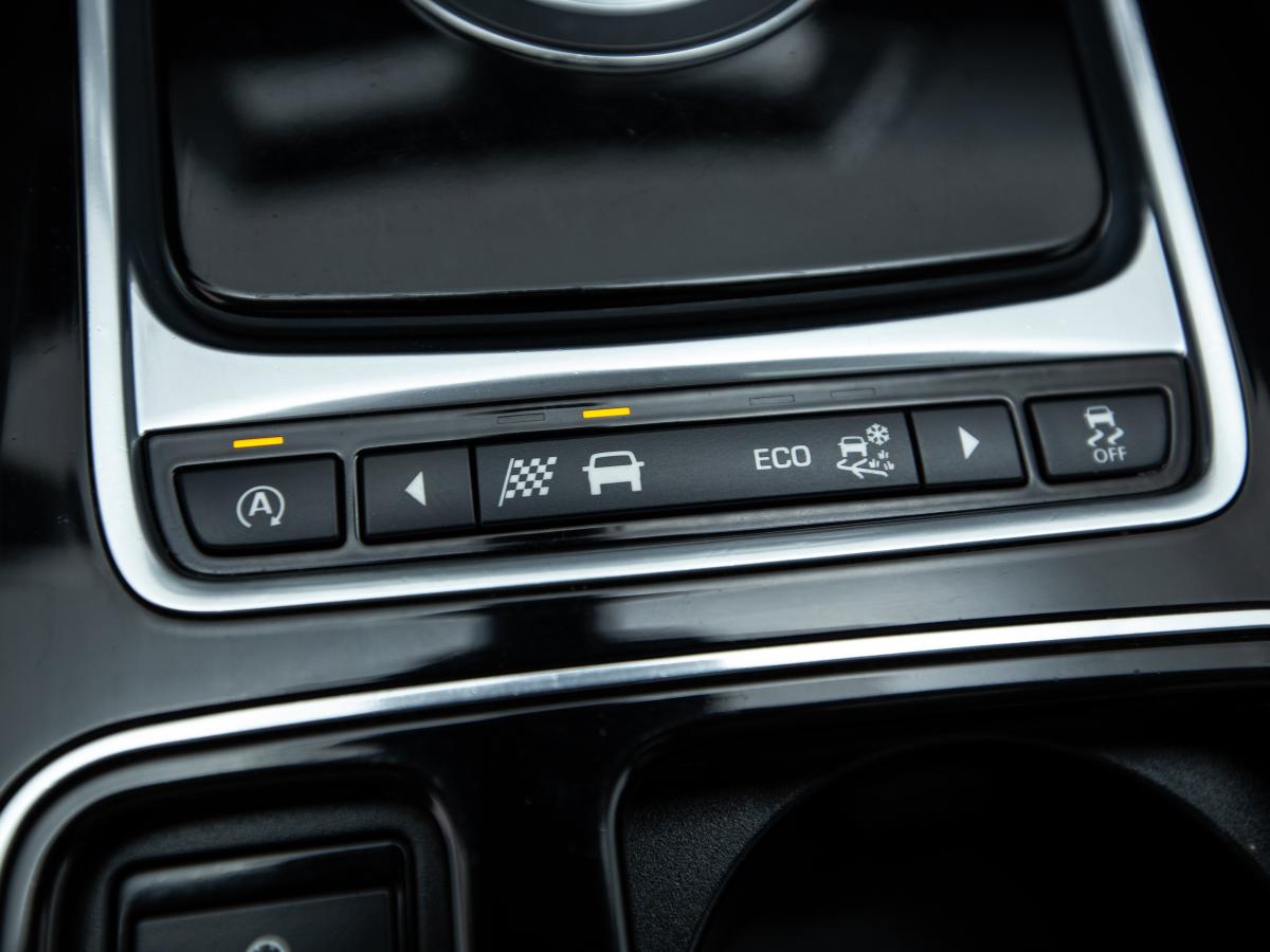 jaguar-f-pace-2016-diesel-1999cc