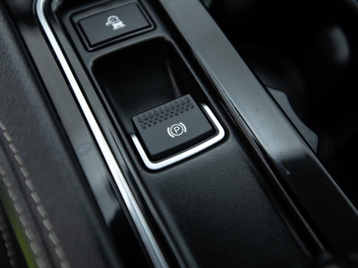 jaguar-f-pace-2016-diesel-1999cc