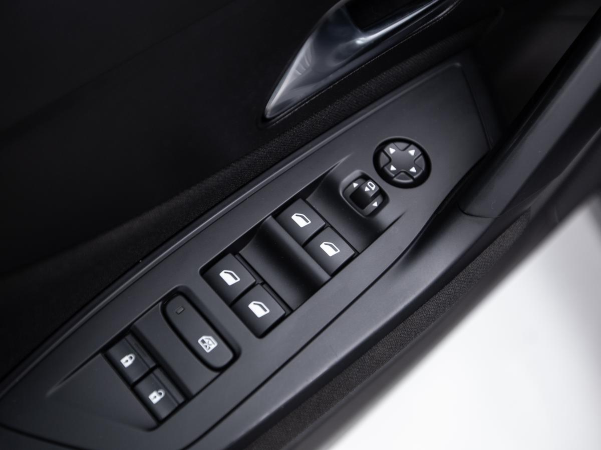 peugeot-308-sw-2023-diesel-1499cc