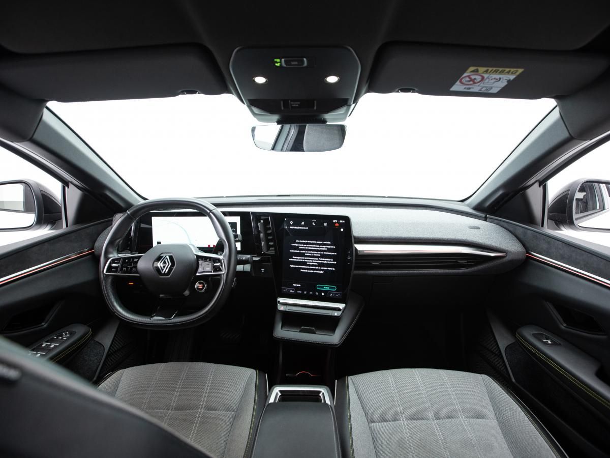 renault-megane-e-tech-2023-eletrico-0cc