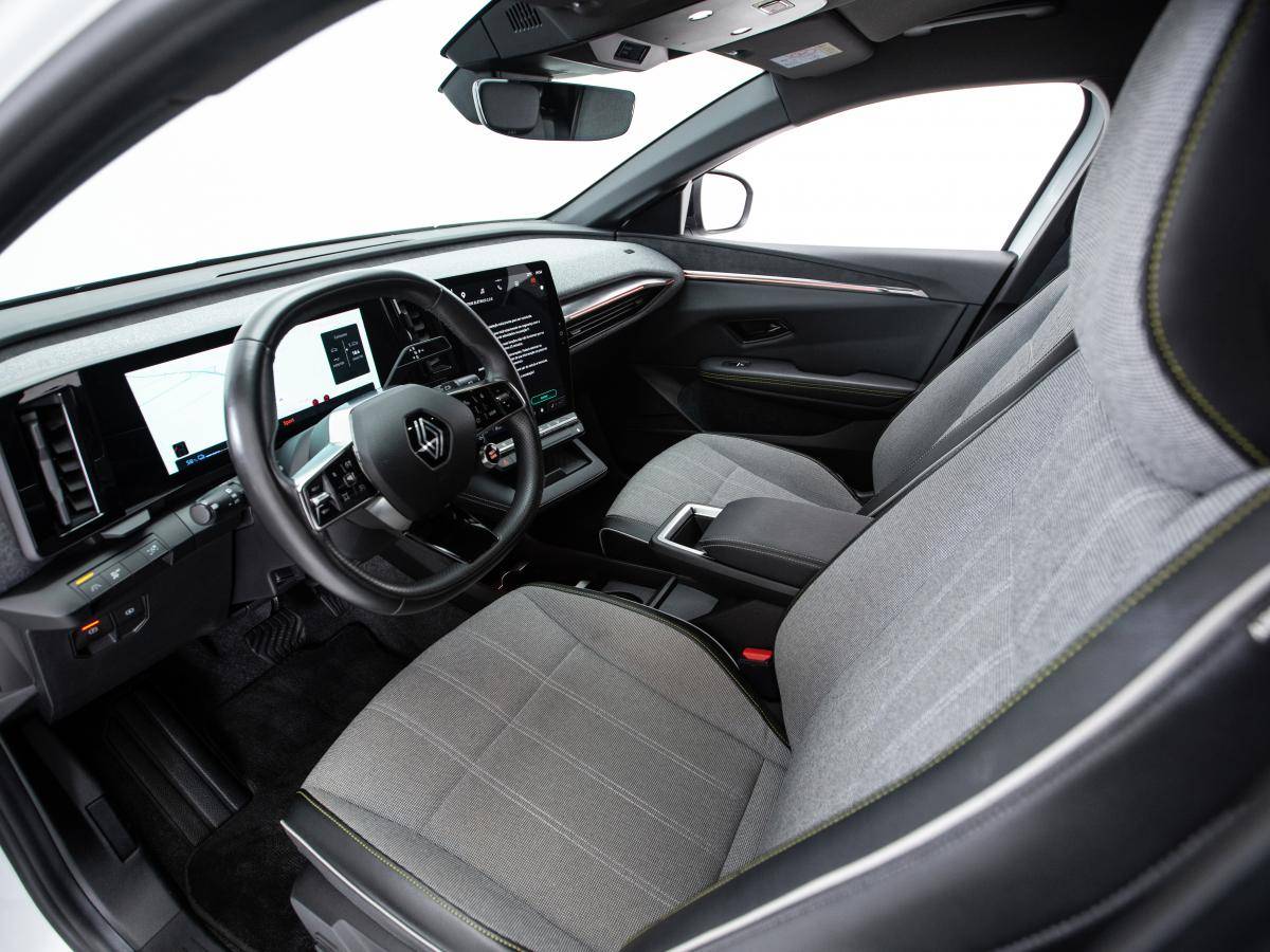 renault-megane-e-tech-2023-eletrico-0cc