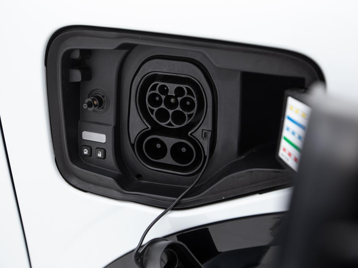 renault-megane-e-tech-2023-eletrico-0cc