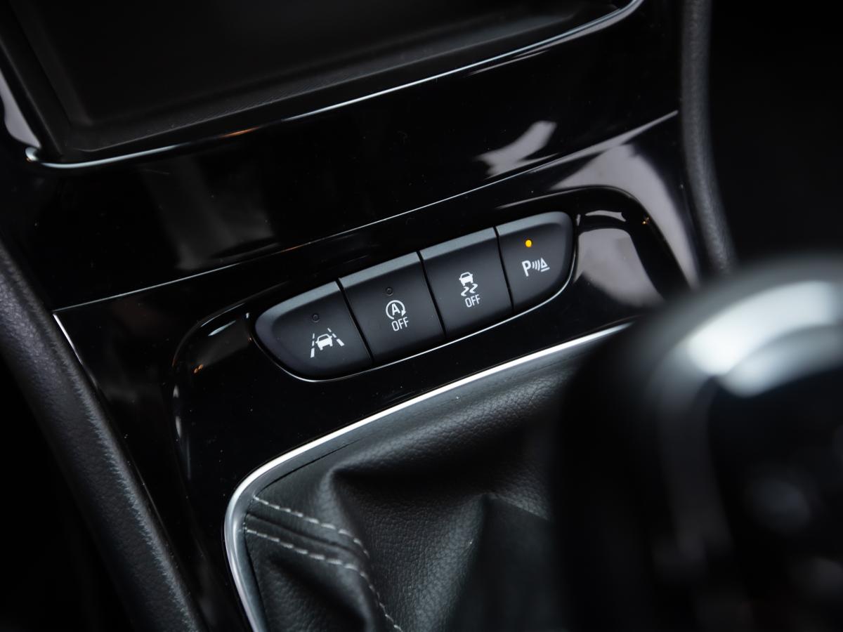 opel-astra-2020-diesel-1496cc