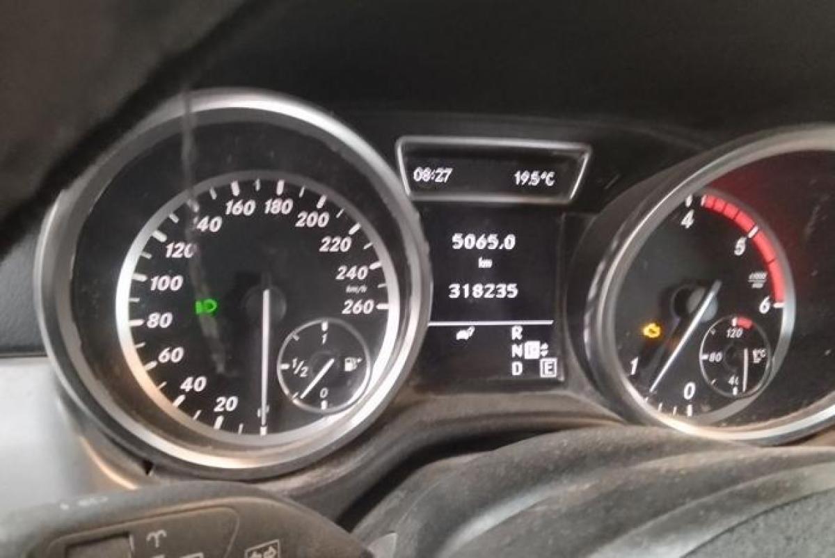 mercedes-benz-ml-2012-diesel-2143cc