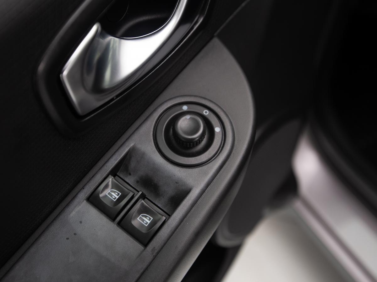 renault-clio-sport-tourer-2015-diesel-1461cc