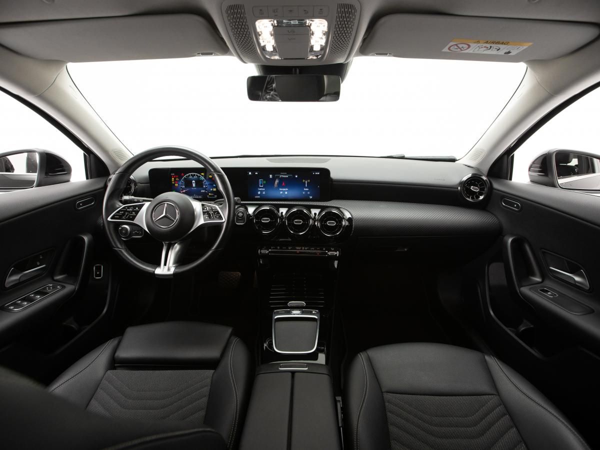 mercedes-benz-classe-a-2023-hibrido-a-gasolina-1332cc