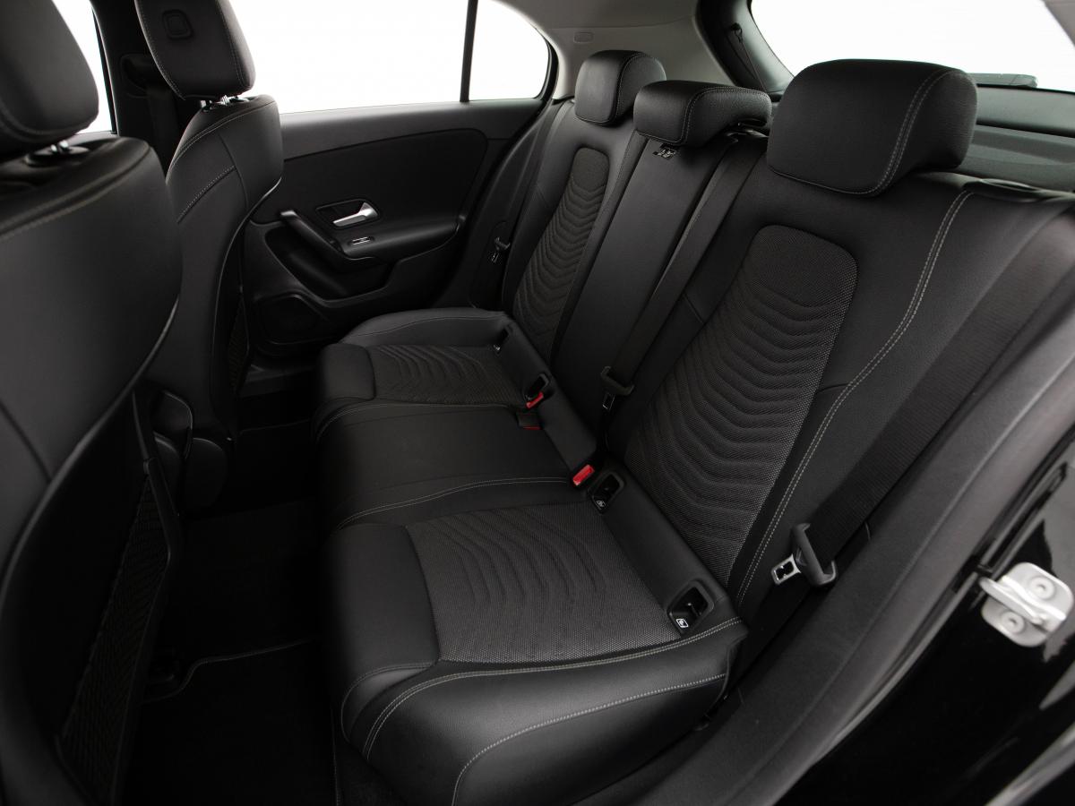 mercedes-benz-classe-a-2023-hibrido-a-gasolina-1332cc