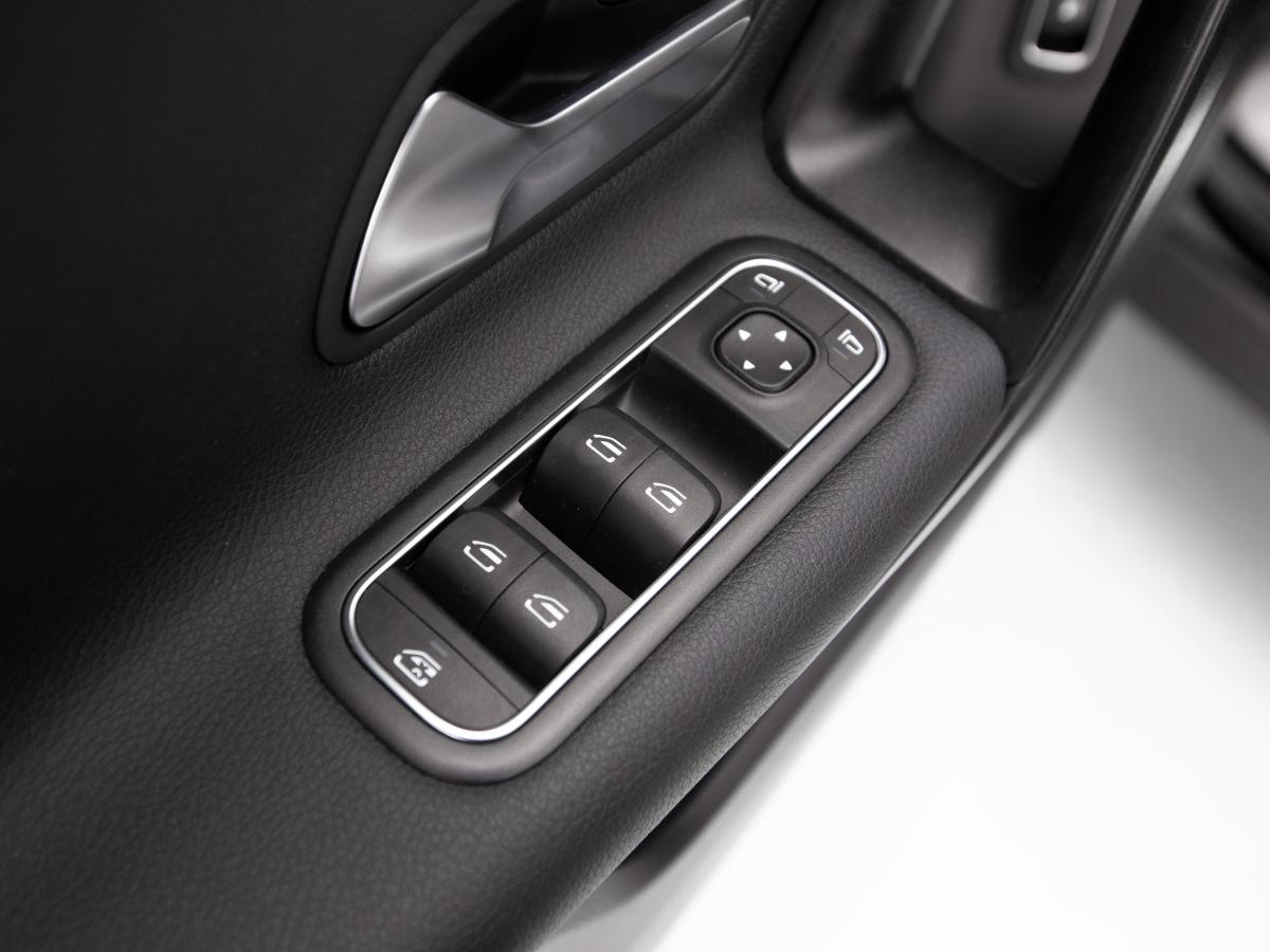 mercedes-benz-classe-a-2023-hibrido-a-gasolina-1332cc