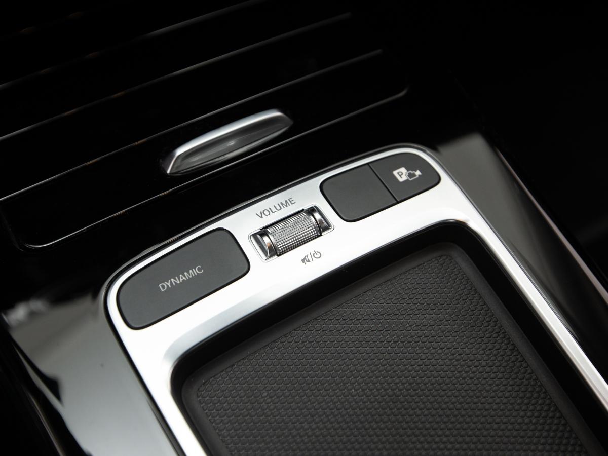 mercedes-benz-classe-a-2023-hibrido-a-gasolina-1332cc