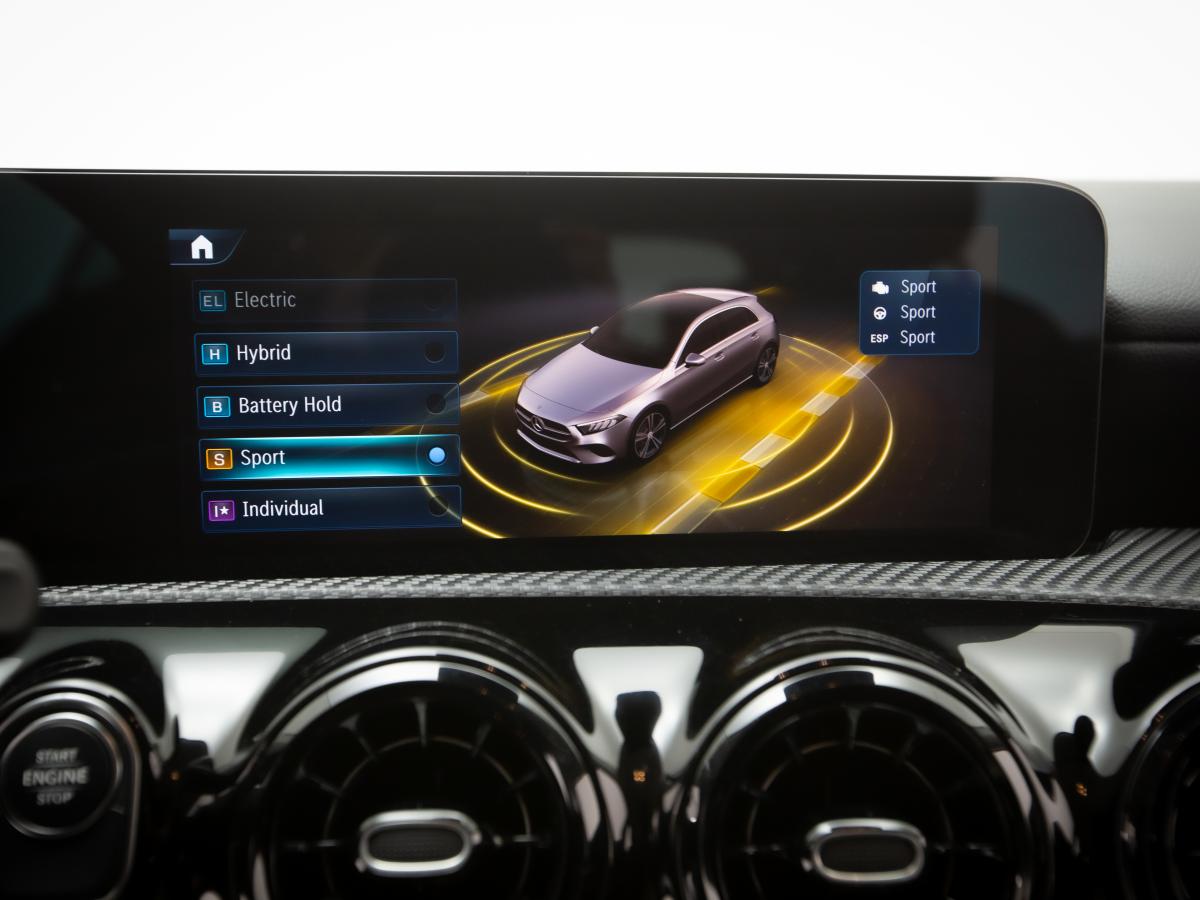 mercedes-benz-classe-a-2023-hibrido-a-gasolina-1332cc