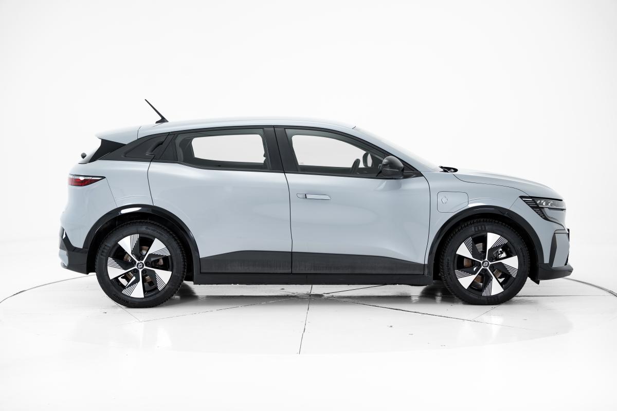 renault-megane-e-tech-2023-eletrico-0cc