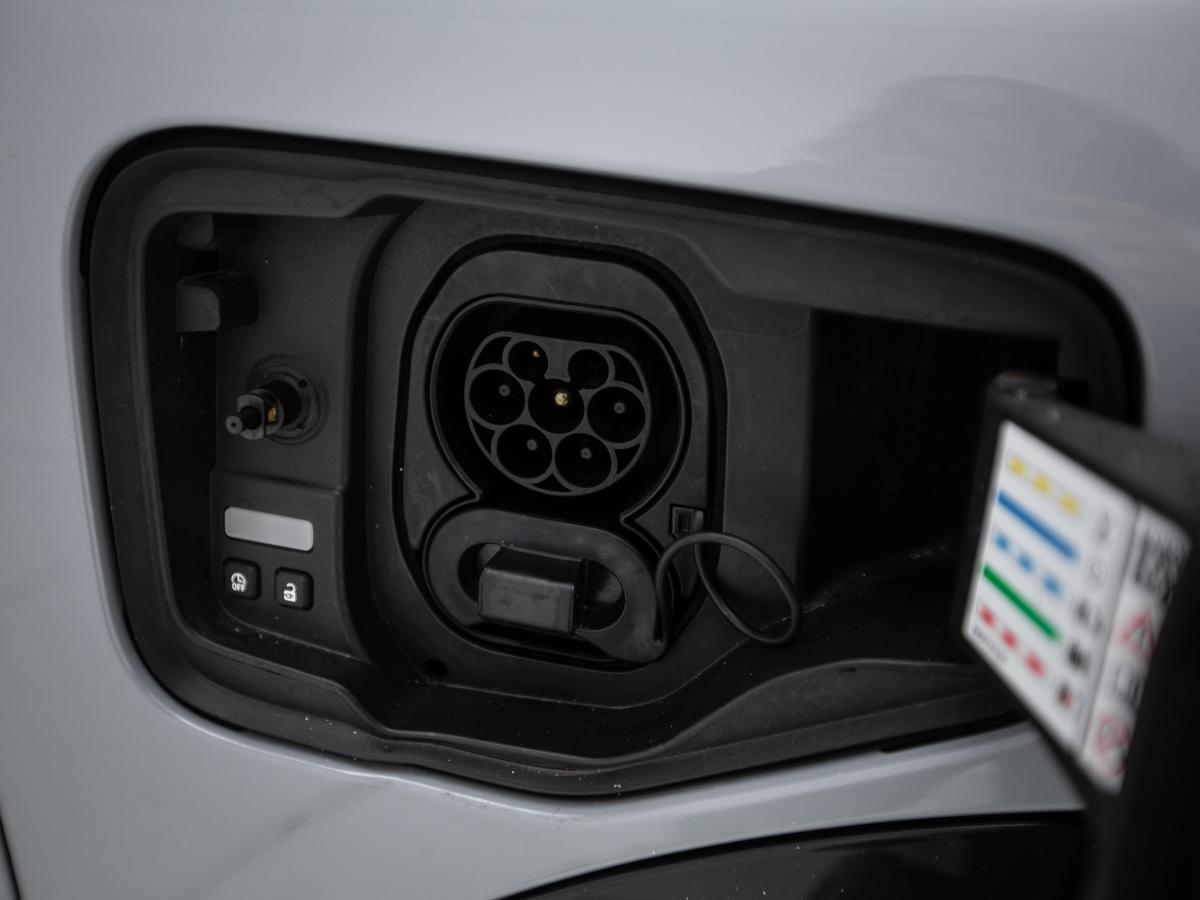 renault-megane-e-tech-2023-eletrico-0cc