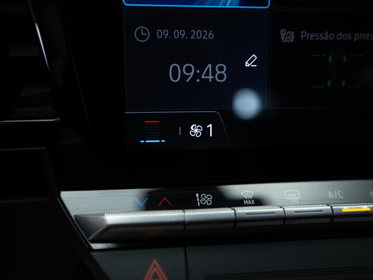 renault-megane-e-tech-2023-eletrico-0cc