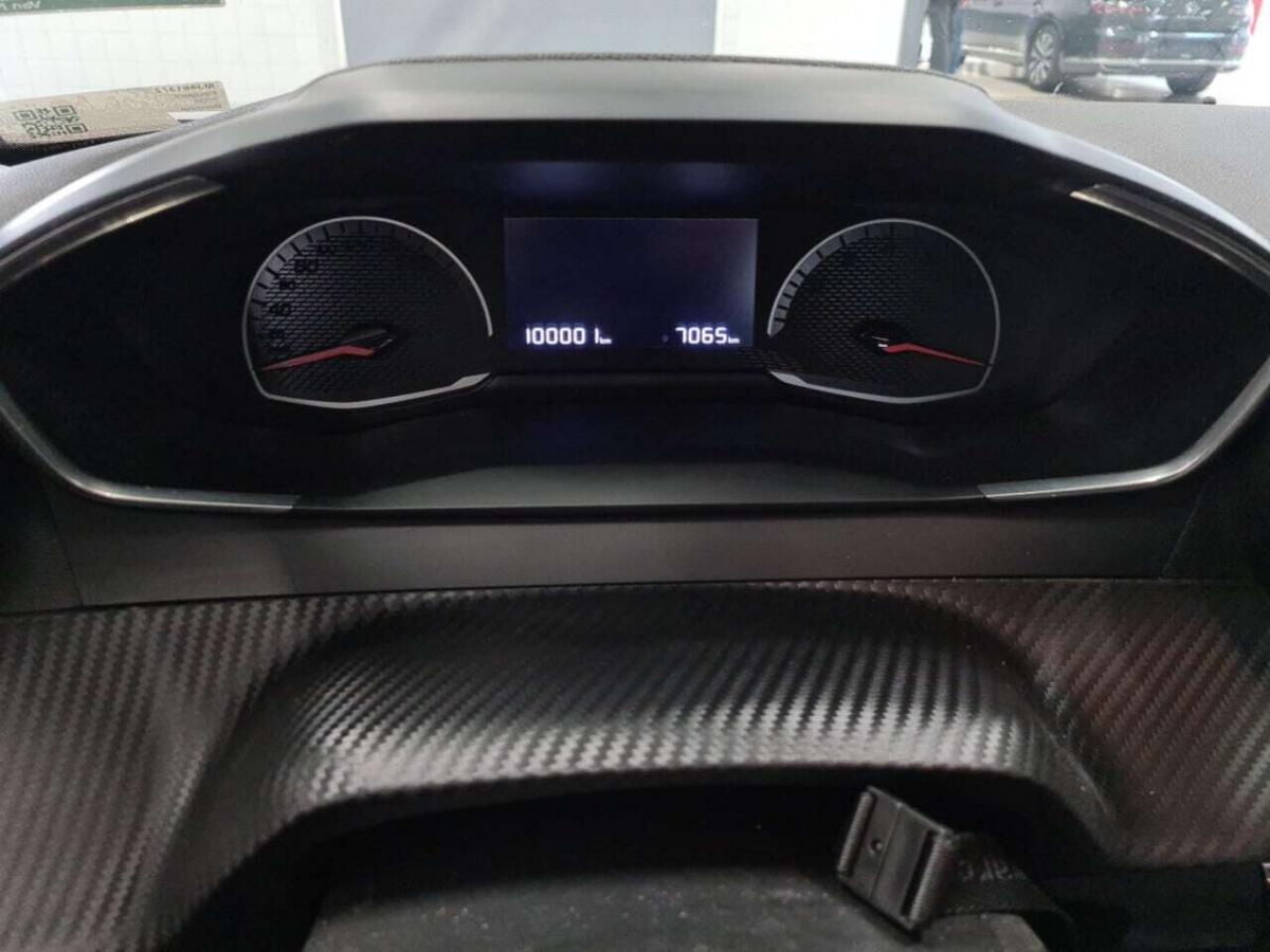 peugeot-2008-2022-gasolina-1199cc