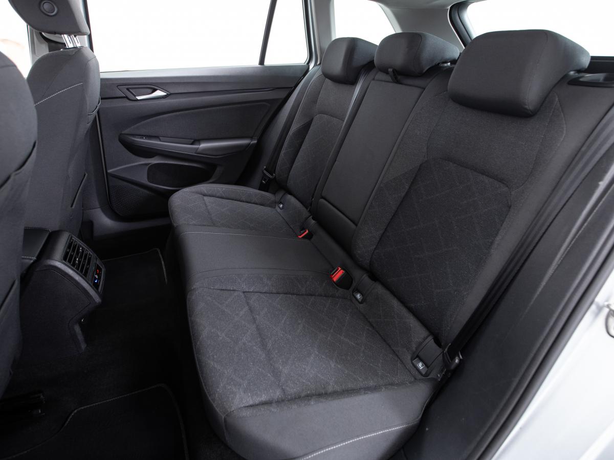 volkswagen-golf-variant-2024-diesel-1968cc