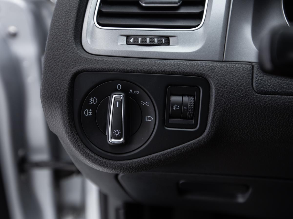 volkswagen-golf-2016-diesel-1598cc