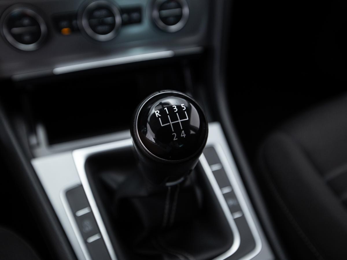 volkswagen-golf-2016-diesel-1598cc
