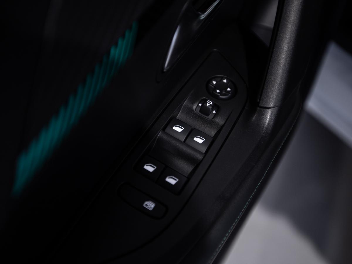 peugeot-e-2008-2022-eletrico-0cc