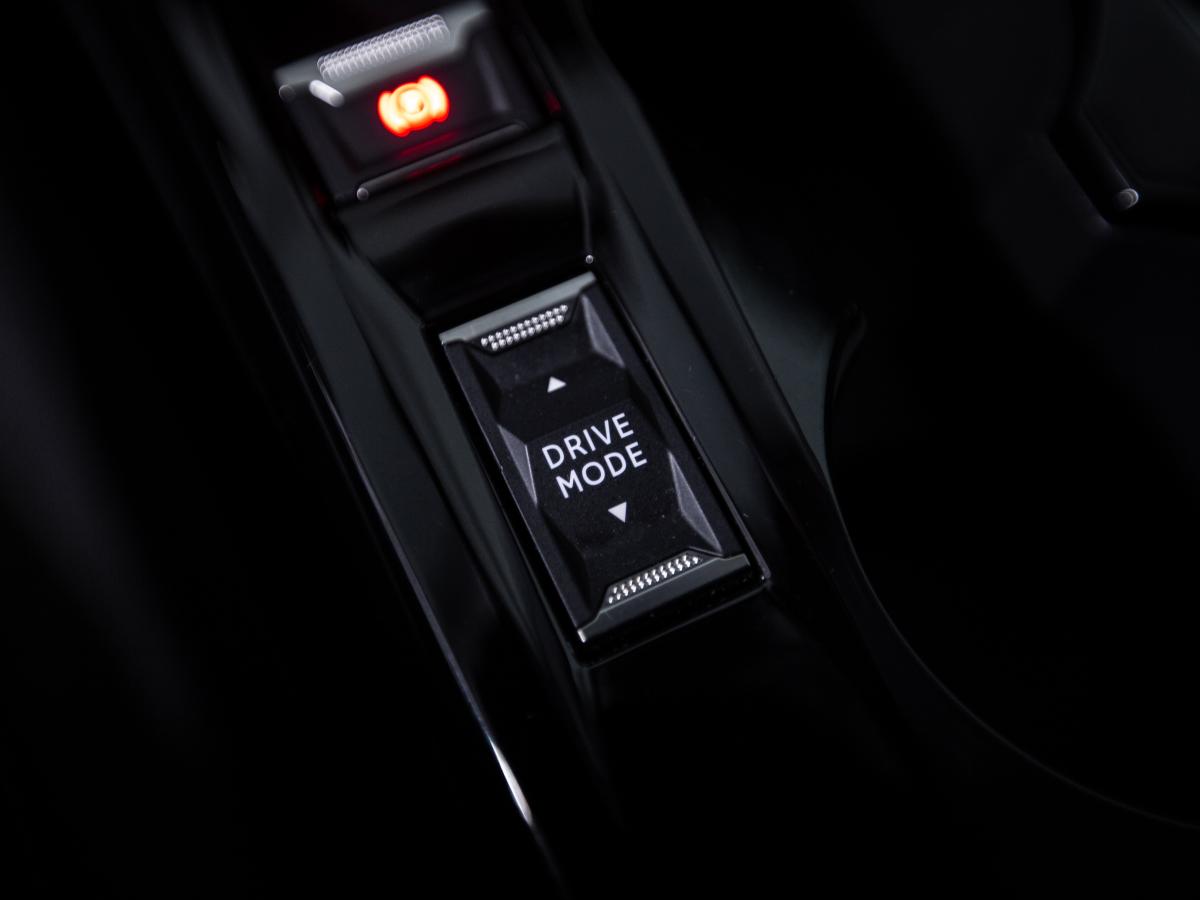 peugeot-e-2008-2022-eletrico-0cc