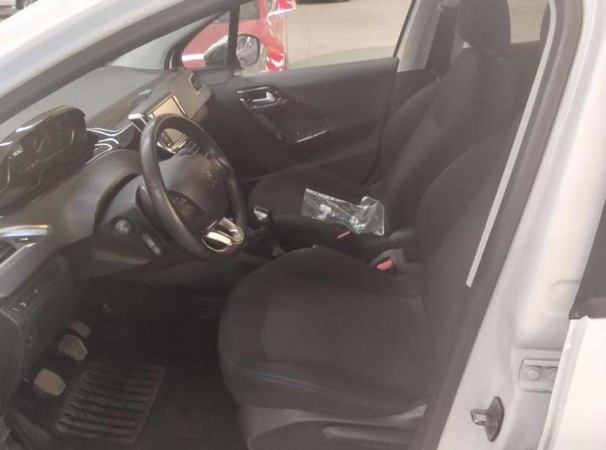 peugeot-208-2019-gasolina-1199cc