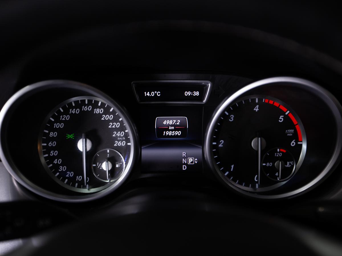 mercedes-benz-350-2015-diesel-2987cc