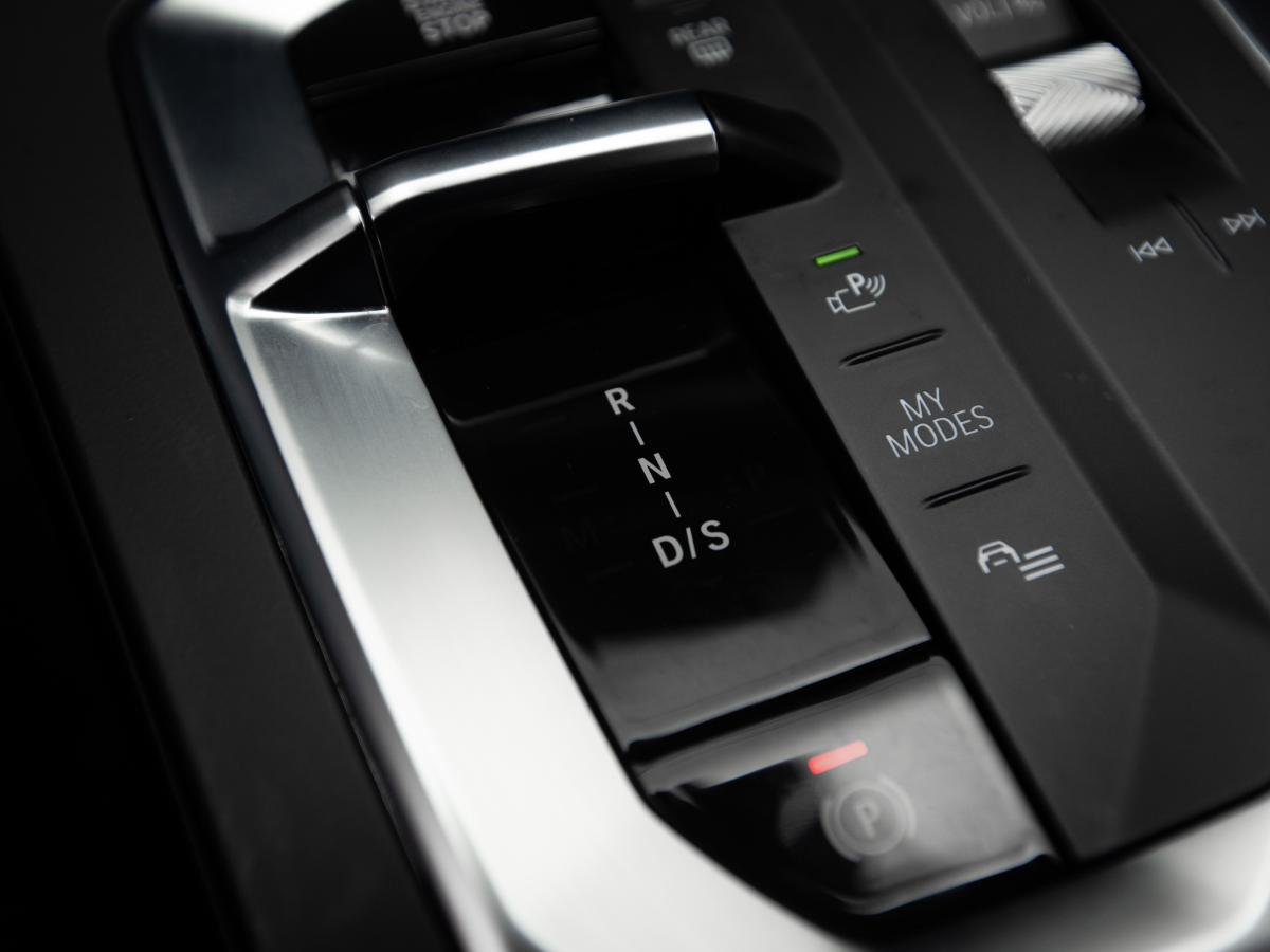 bmw-serie-1-2024-gasolina-1499cc