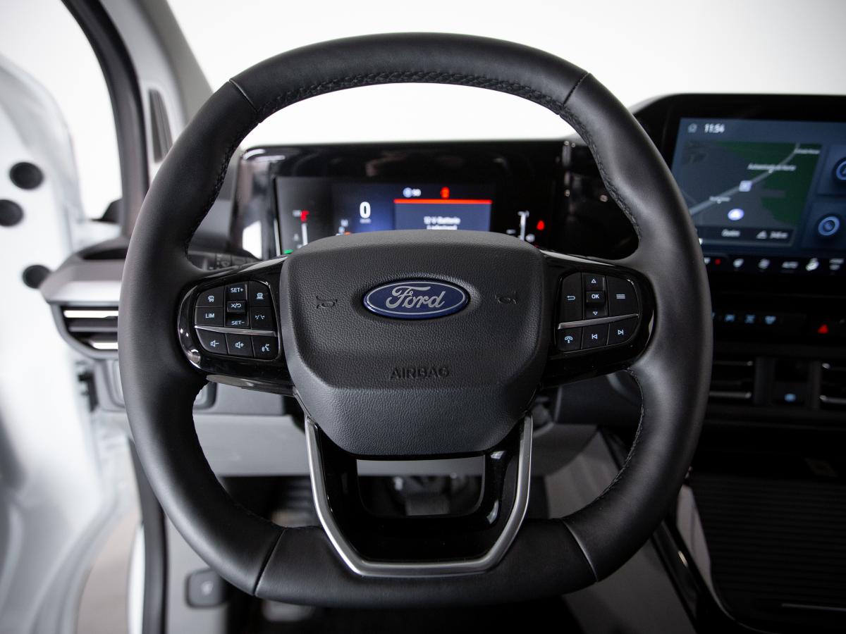 ford-tourneo-custom-2024-diesel-1996cc