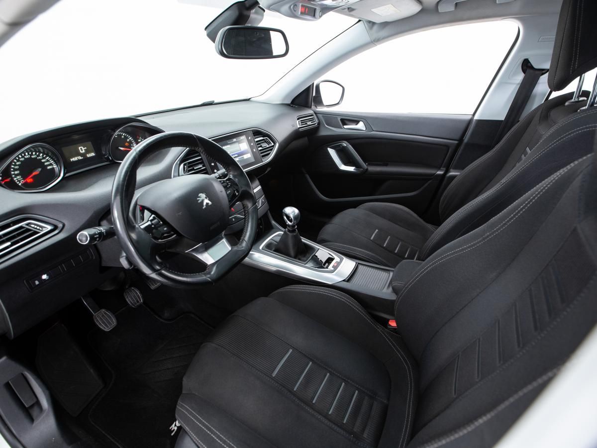 peugeot-308-sw-2014-gasolina-1199cc