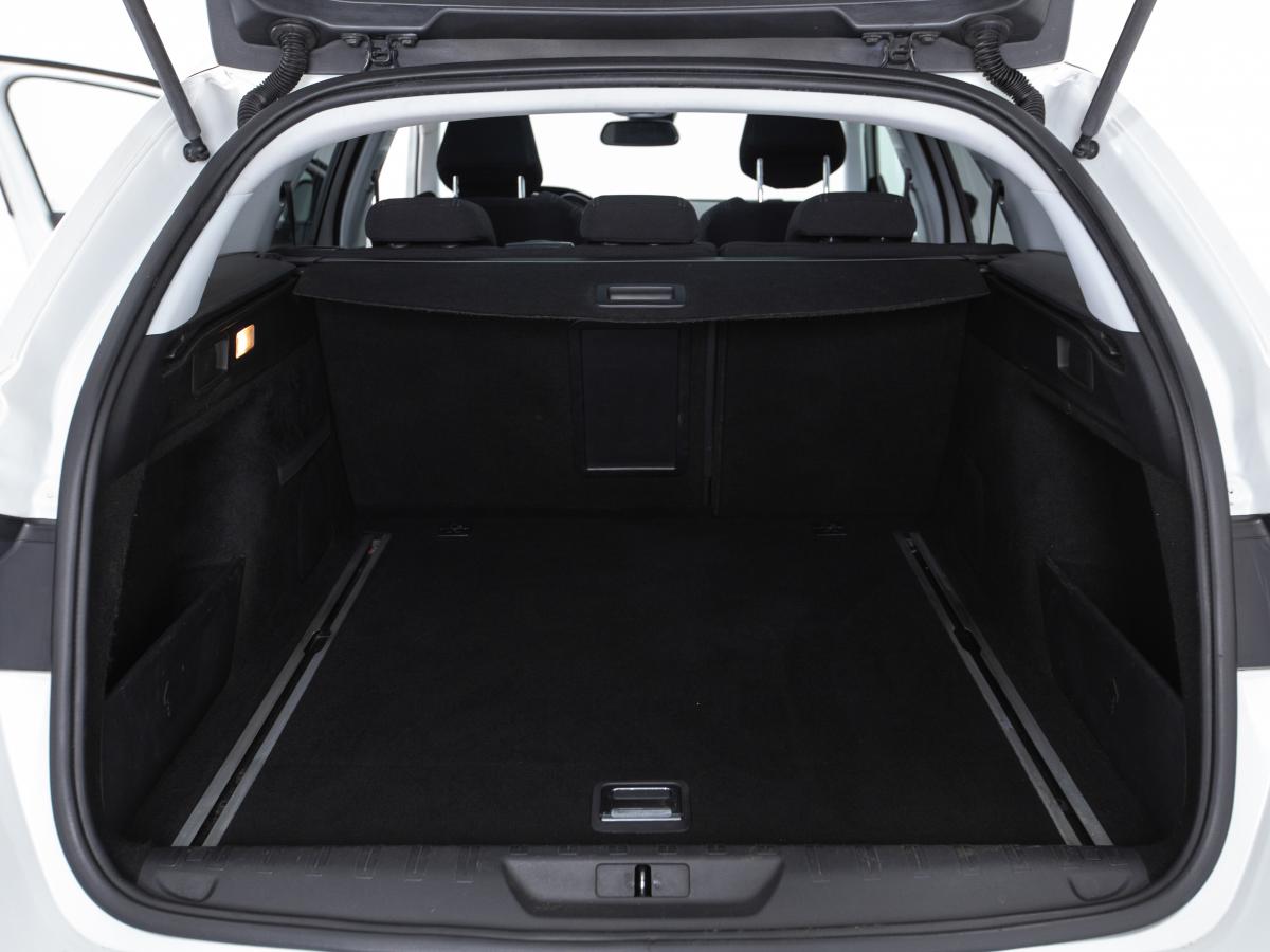peugeot-308-sw-2014-gasolina-1199cc