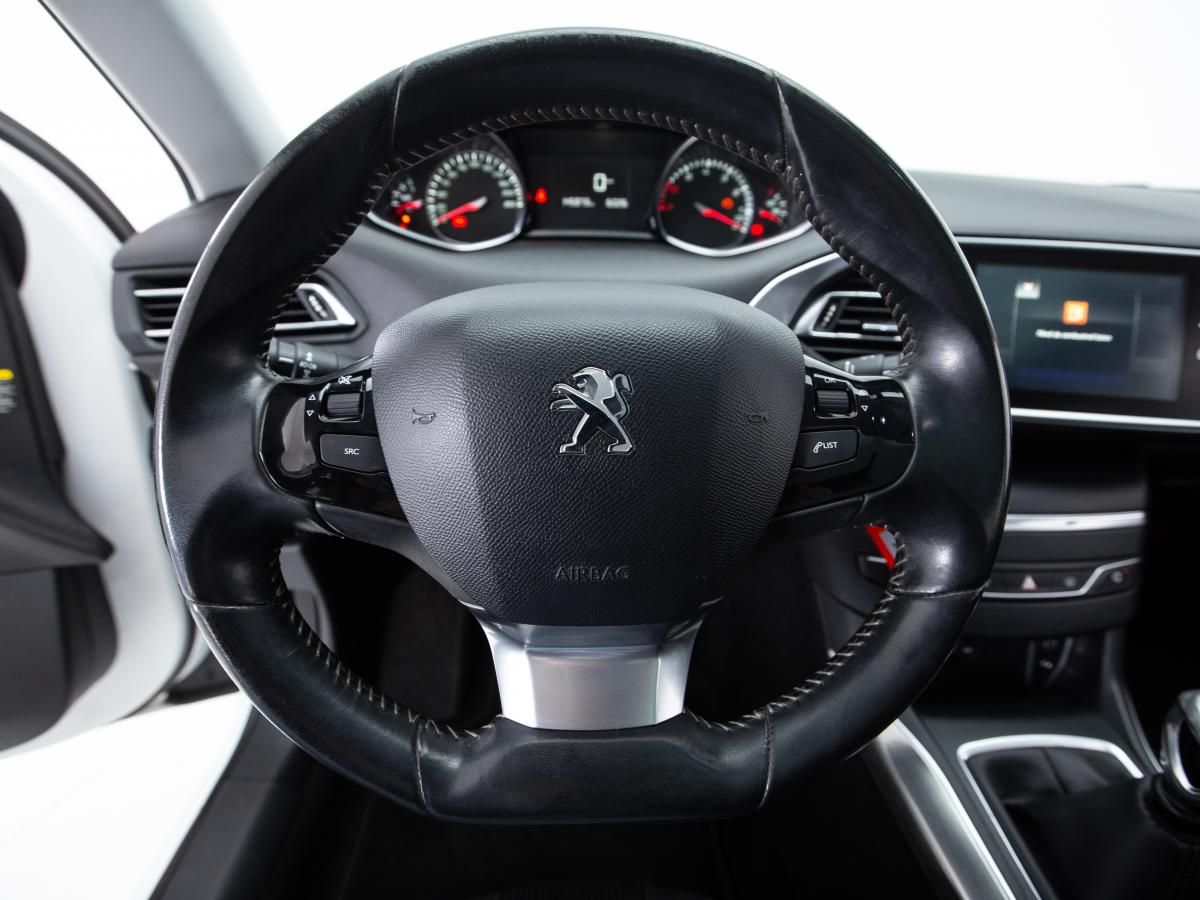 peugeot-308-sw-2014-gasolina-1199cc