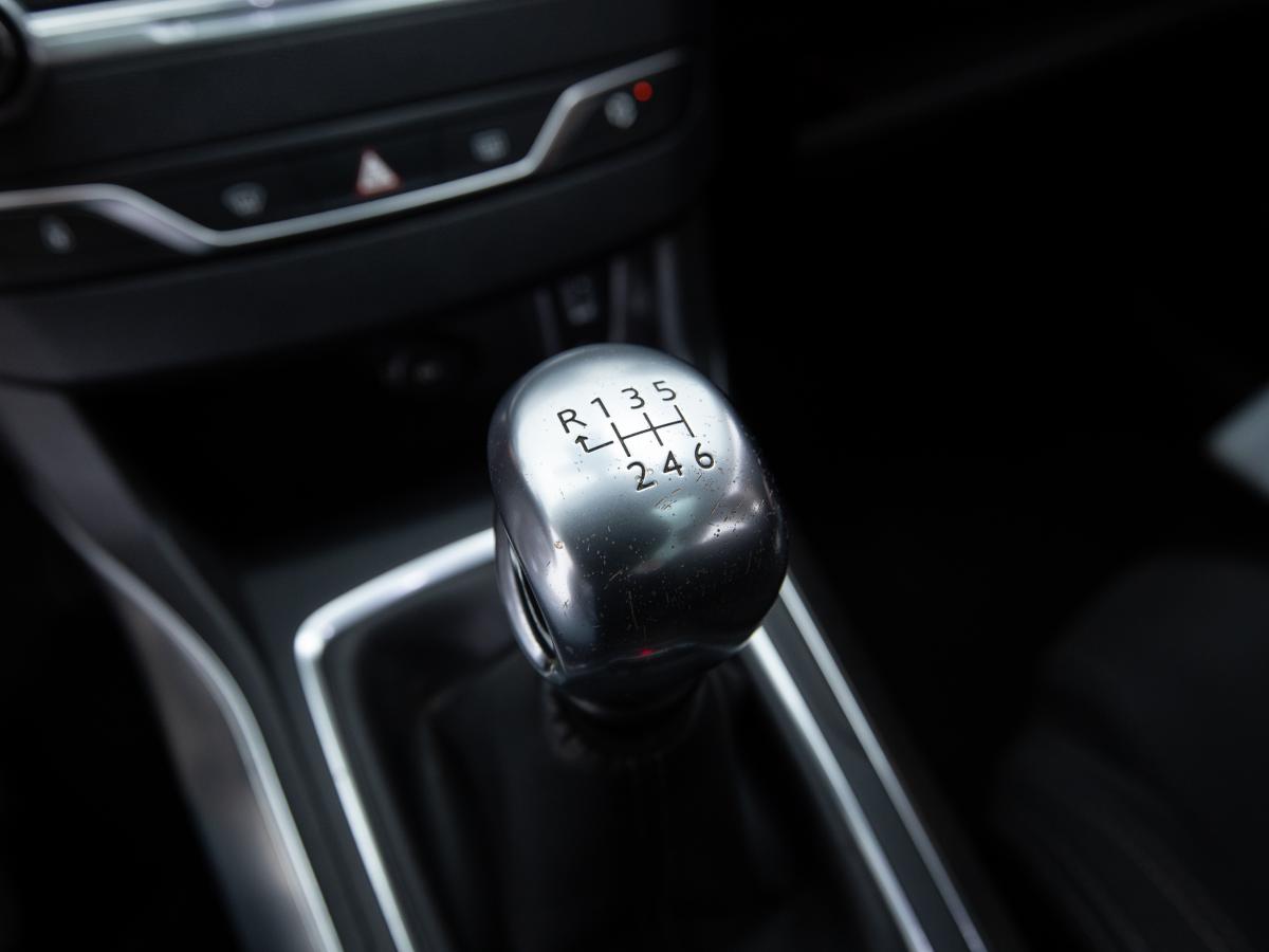 peugeot-308-sw-2014-gasolina-1199cc
