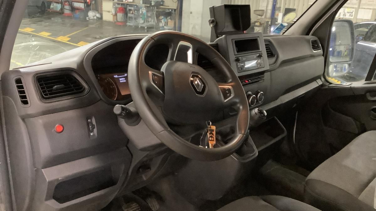renault-master-2022-diesel-2300cc