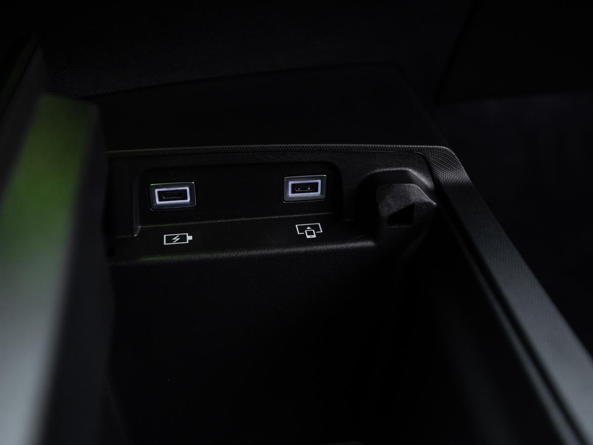 peugeot-e-3008-2024-eletrico-0cc