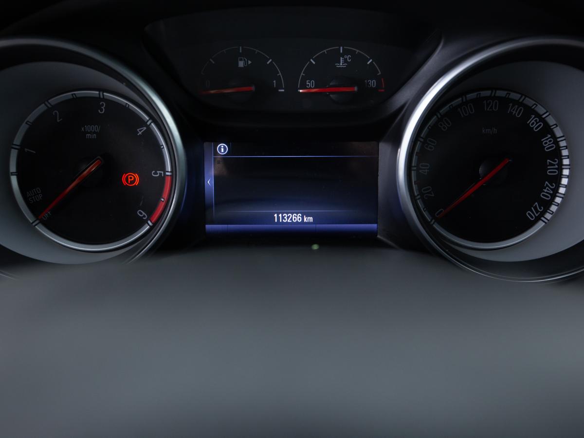 opel-astra-sport-tourer-2018-diesel-1598cc