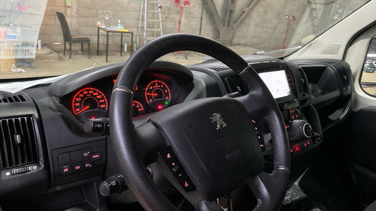 peugeot-boxer-2023-diesel-2179cc