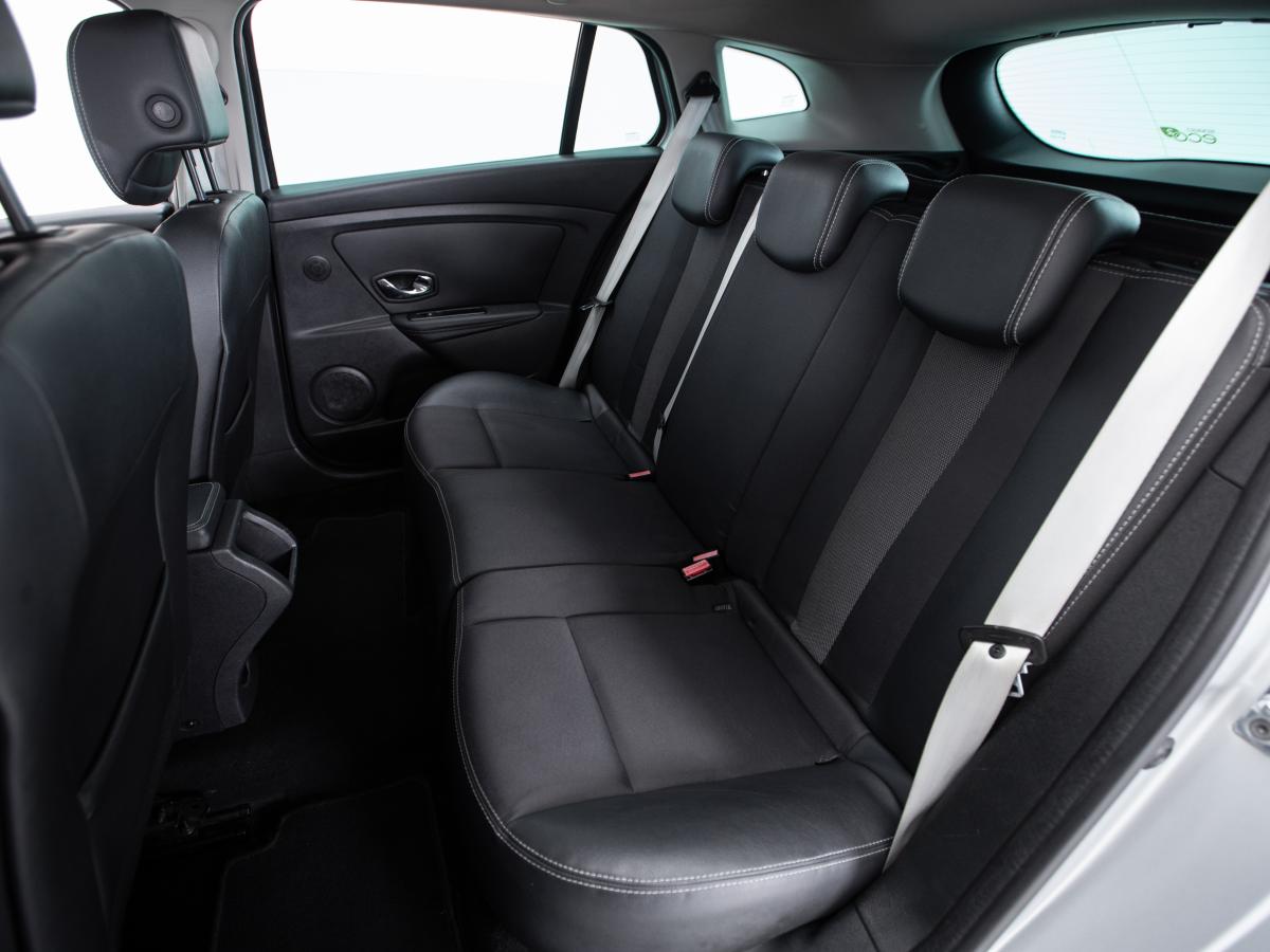 renault-megane-sport-tourer-2013-diesel-1598cc