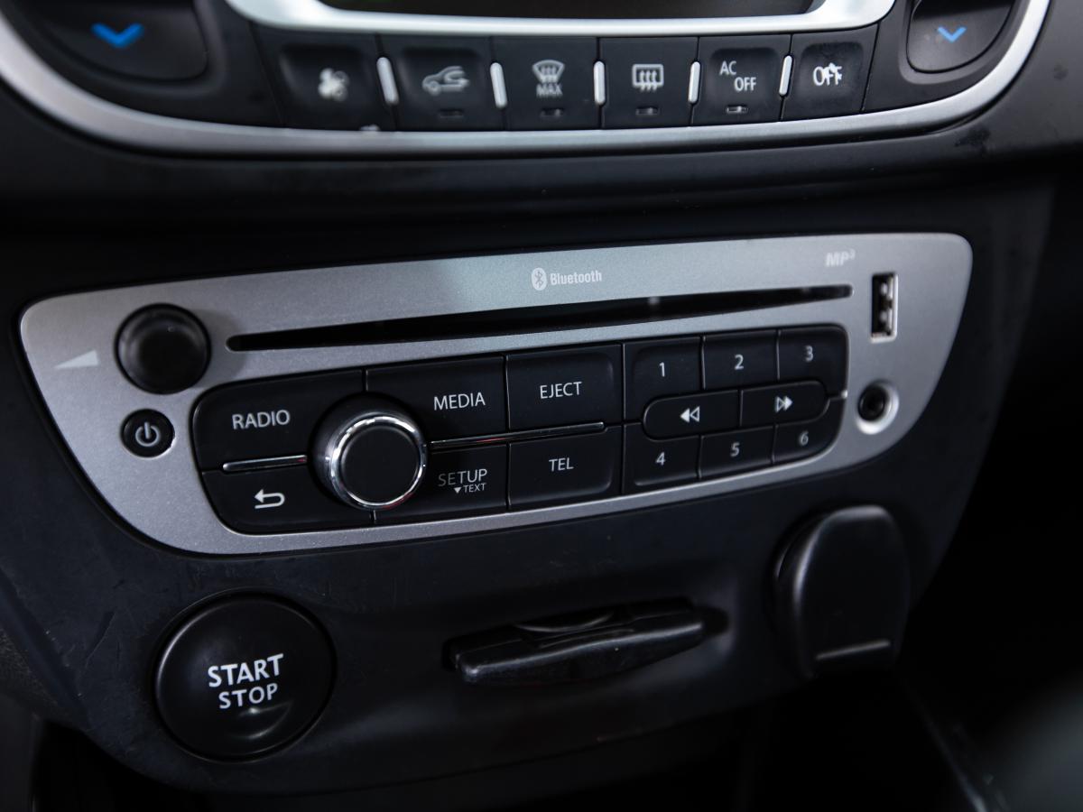 renault-megane-sport-tourer-2013-diesel-1598cc