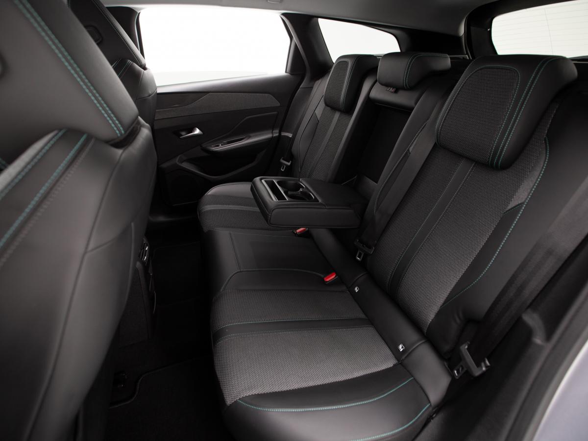 peugeot-308-sw-2022-diesel-1499cc