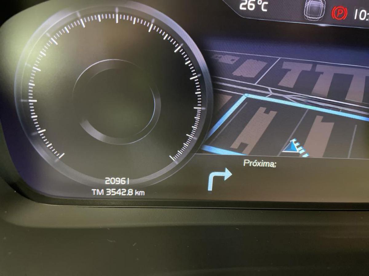 volvo-xc40-2022-hibrido-a-gasolina-1477cc