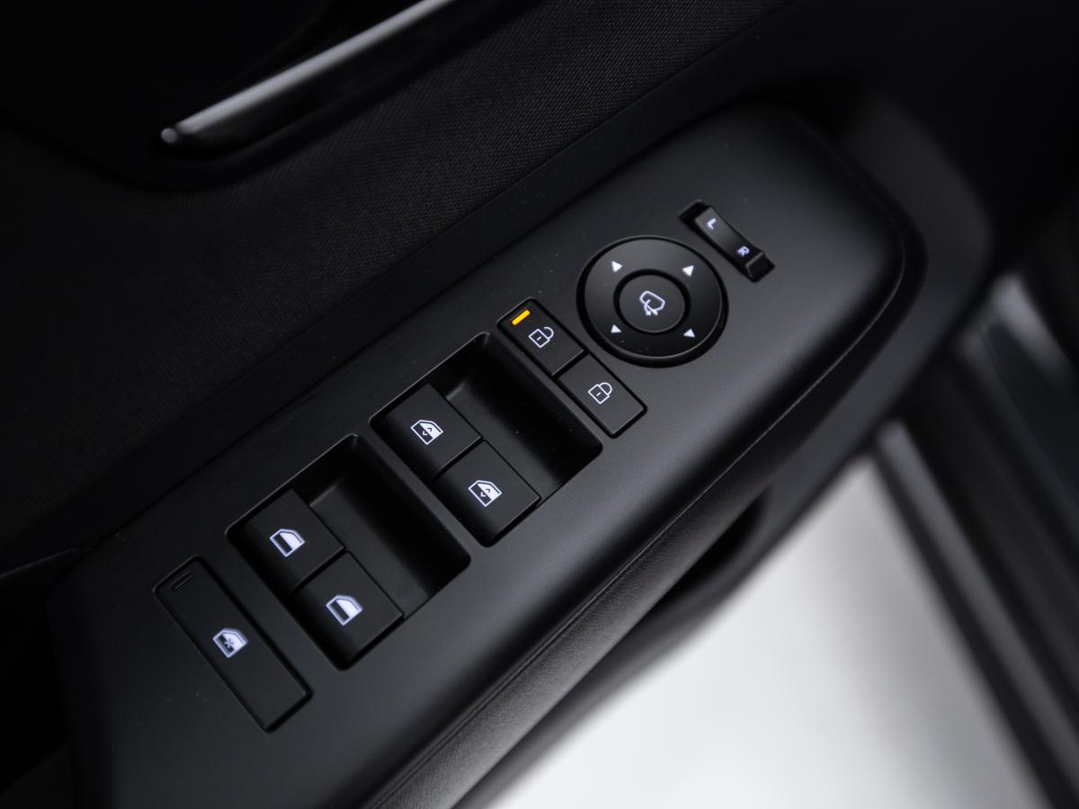 hyundai-kauai-2023-hibrido-a-gasolina-1580cc