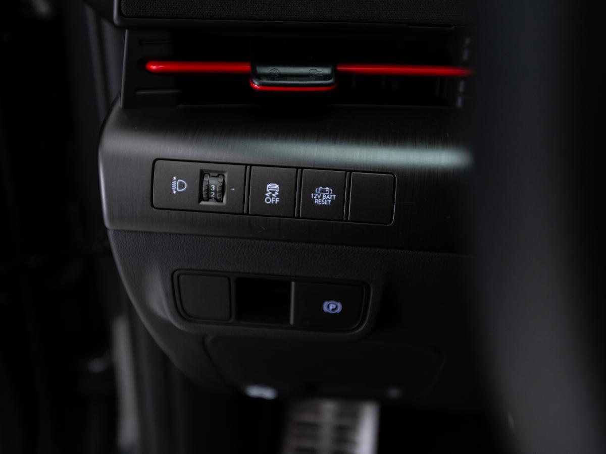 hyundai-kauai-2023-hibrido-a-gasolina-1580cc
