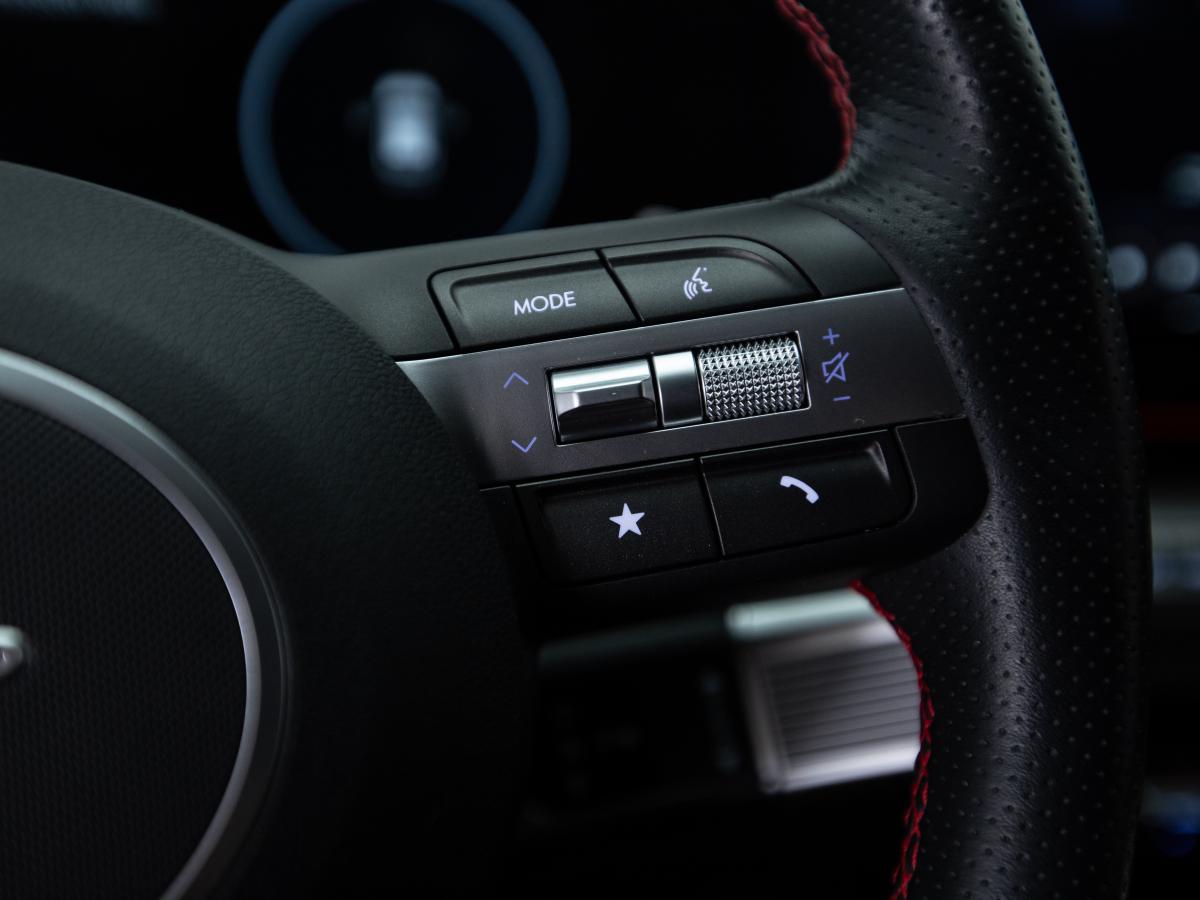 hyundai-kauai-2023-hibrido-a-gasolina-1580cc