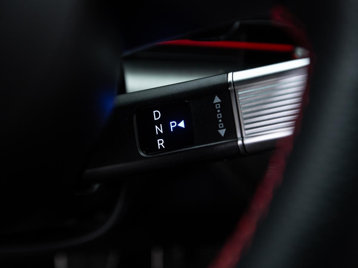 hyundai-kauai-2023-hibrido-a-gasolina-1580cc
