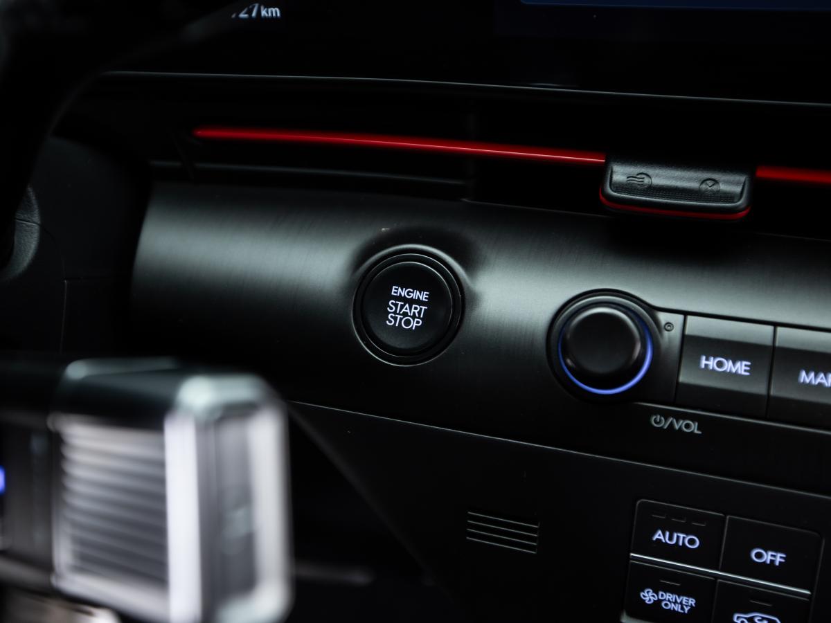 hyundai-kauai-2023-hibrido-a-gasolina-1580cc