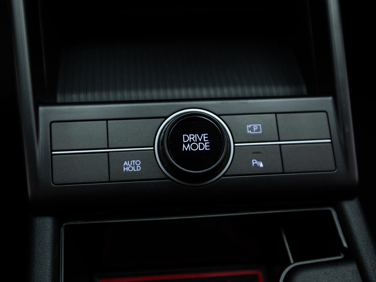 hyundai-kauai-2023-hibrido-a-gasolina-1580cc