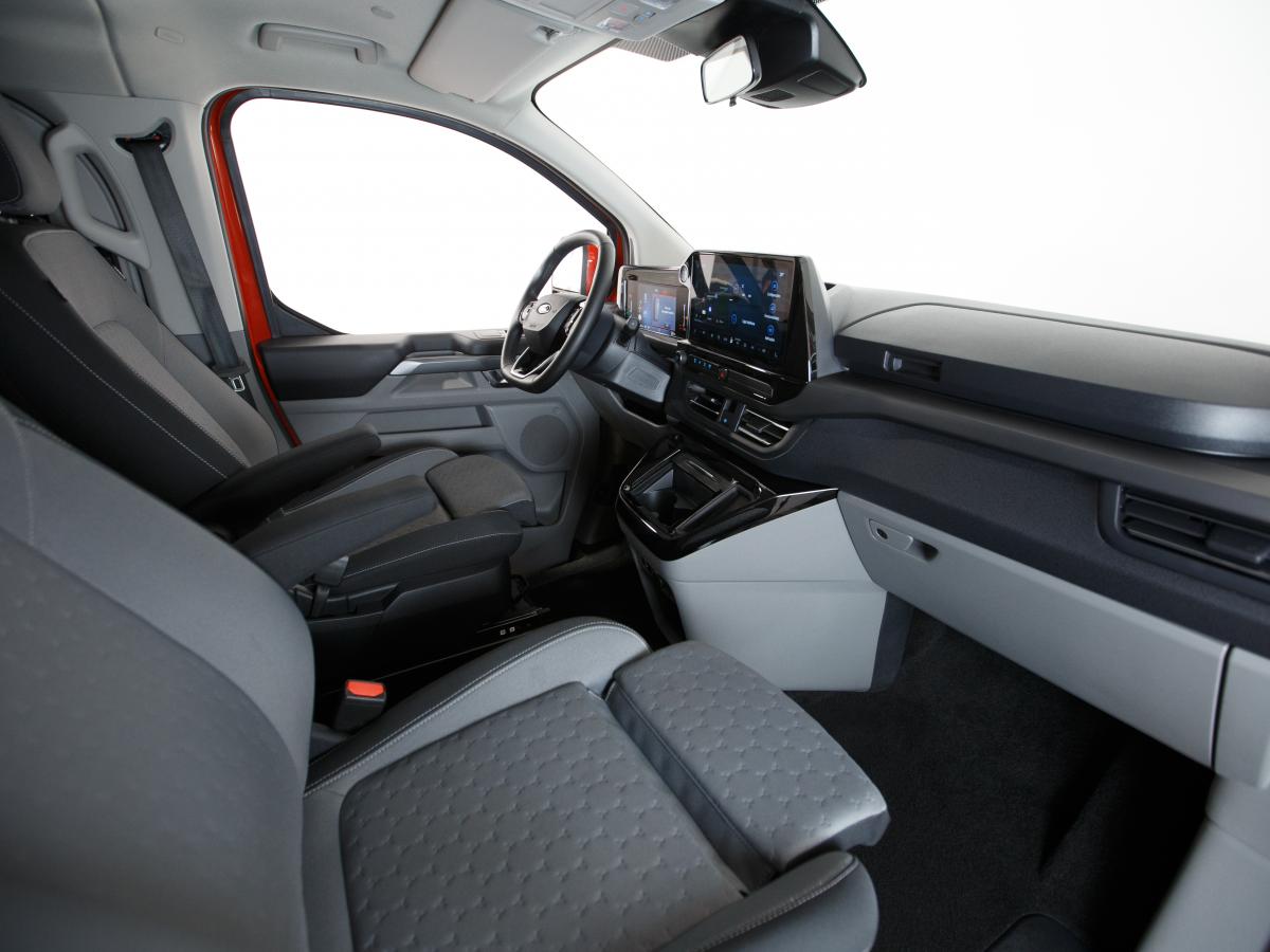 ford-tourneo-custom-2024-diesel-1996cc