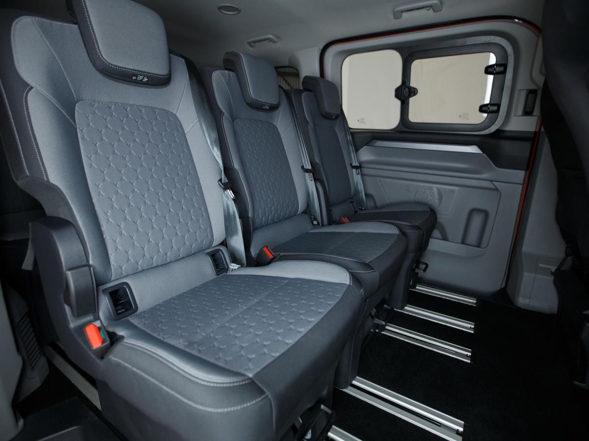 ford-tourneo-custom-2024-diesel-1996cc