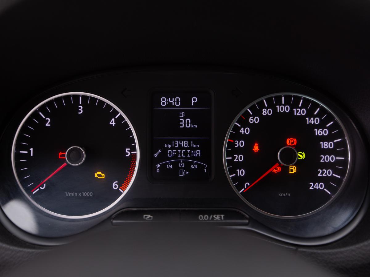 volkswagen-polo-2012-diesel-1598cc