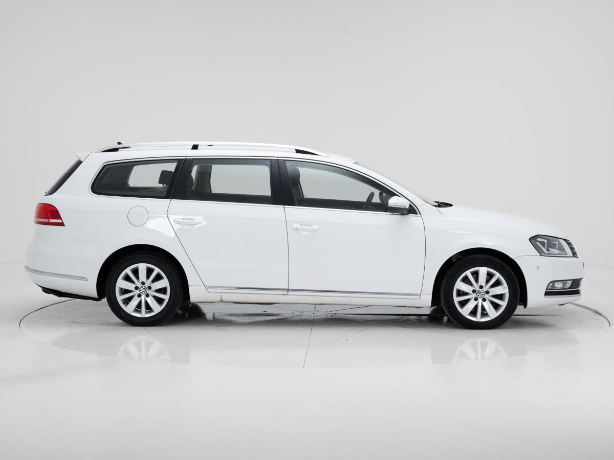 volkswagen-passat-variant-2012-diesel-1598cc