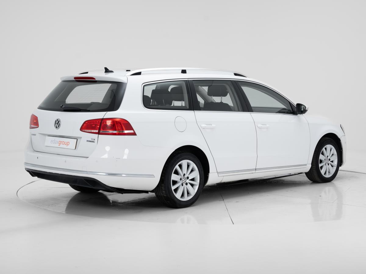 volkswagen-passat-variant-2012-diesel-1598cc